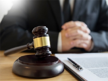 淄博街头，有人突然被卷入车底！惊魂30秒监控曝光